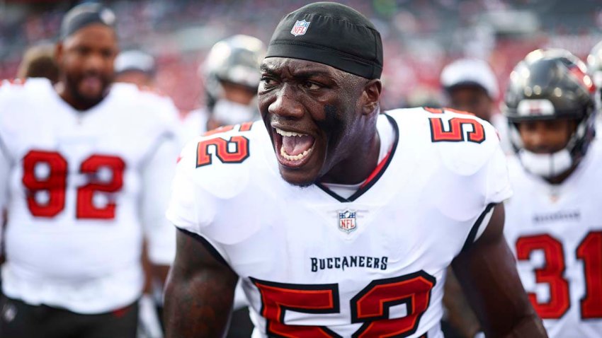 TAMPA, FLORIDA – NOVEMBER 10: K.J. Britt #52 of the Tampa Bay Buccaneers gives a speech in the team huddle prior to an NFL football game against the San Francisco 49ers at Raymond James Stadium on November 10, 2024 in Tampa, Florida. (Photo by Kevin Sabitus/Getty Images)